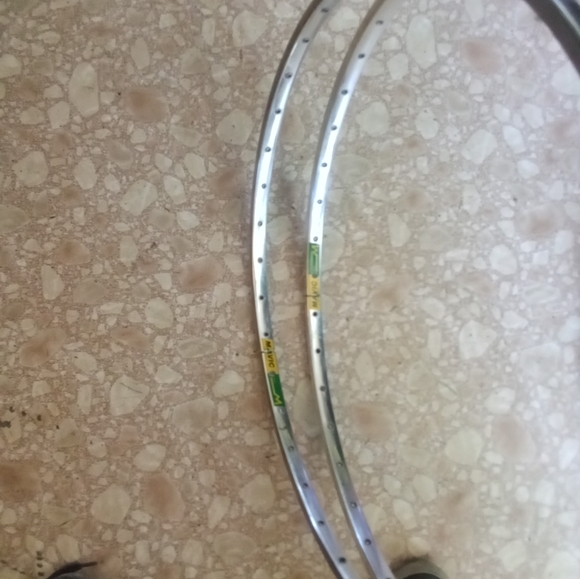 Chair - Picture 4 of 9